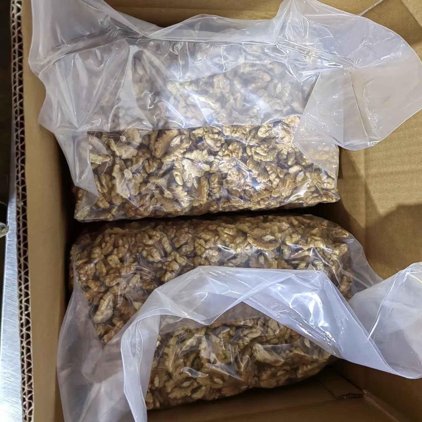 Walnut Kernels — Bulk Box (Bakery Grade)
