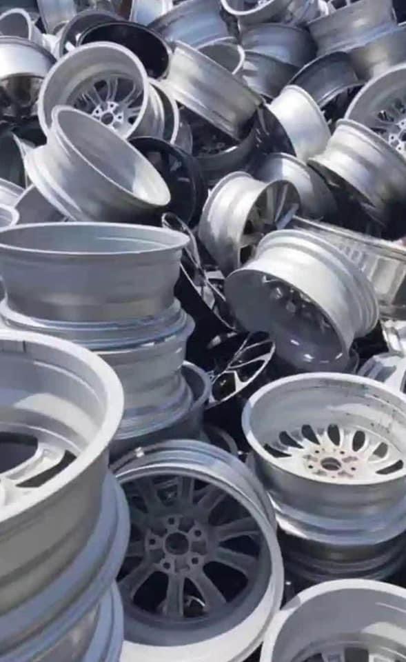 Clean Aluminum Alloy Wheel Scrap